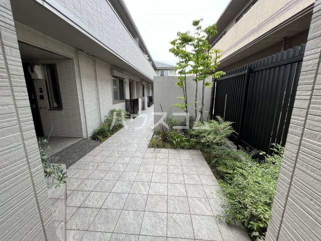 14/25 エントランス