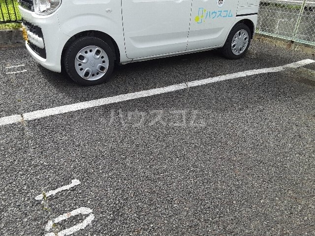 21/28 駐車場