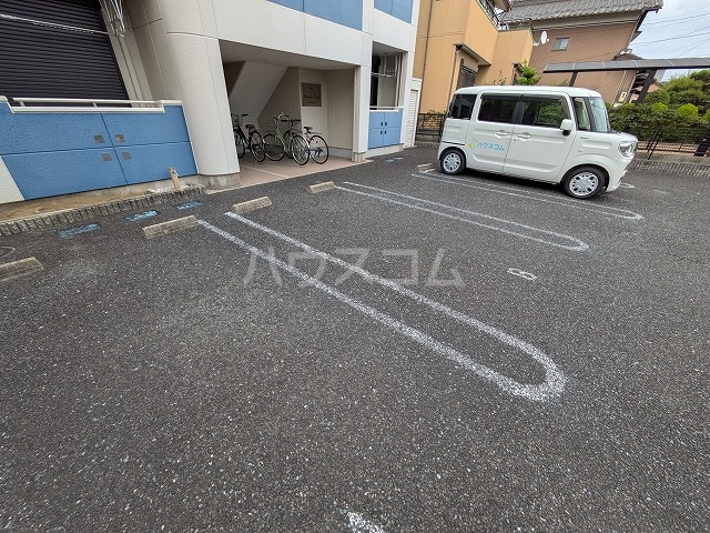 22/28 駐車場