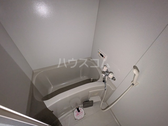 13/28 浴室