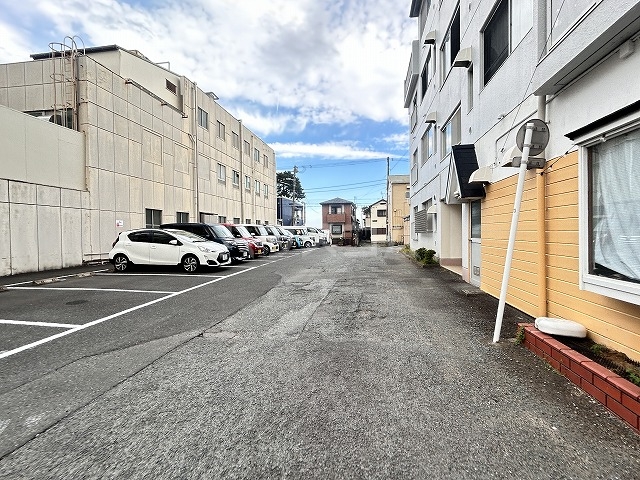 22/30 駐車場