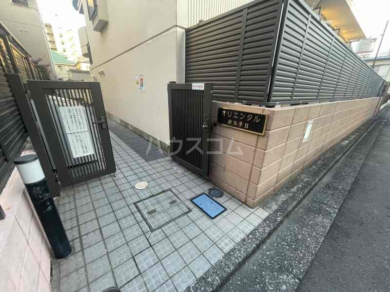 21/30 エントランス