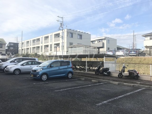 28/30 駐車場