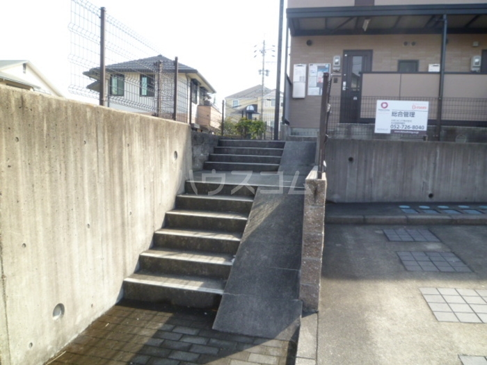 17/27 エントランス