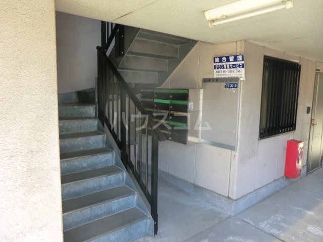 19/28 エントランス