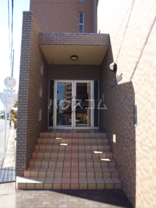 19/23 エントランス