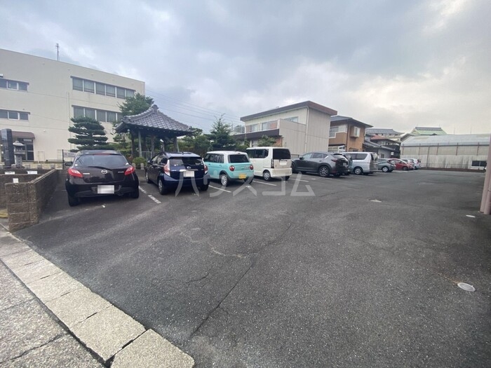 23/24 駐車場