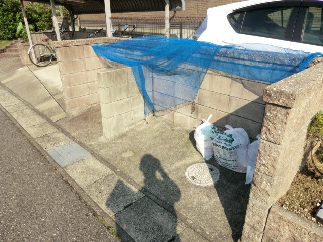 22/30 エントランス