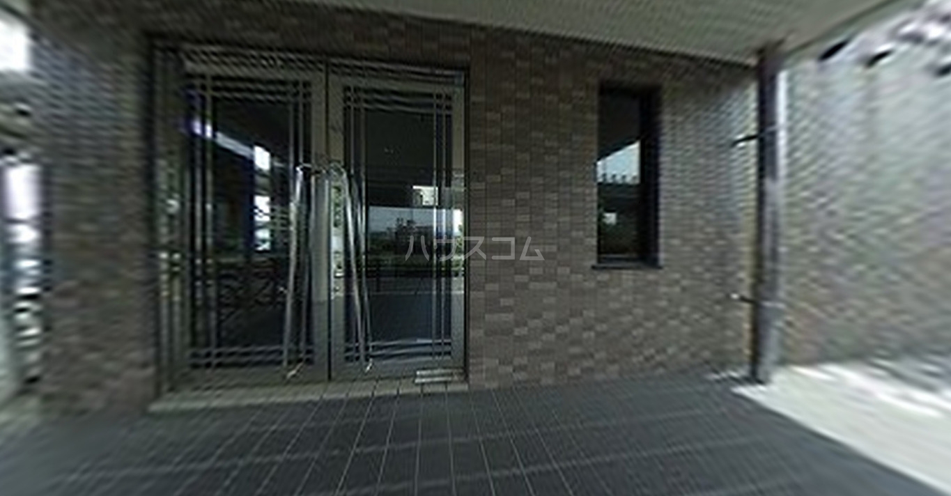 14/20 エントランス