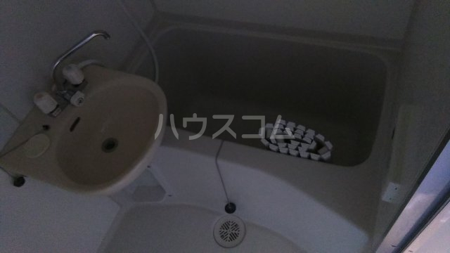 13/30 浴室