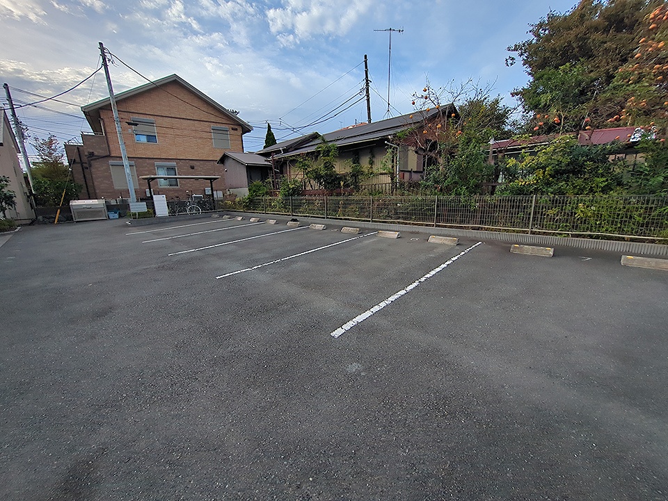 28/30 駐車場