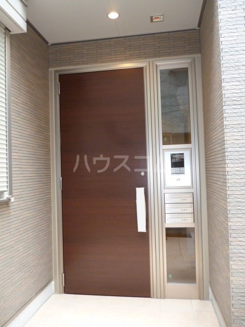 20/30 エントランス