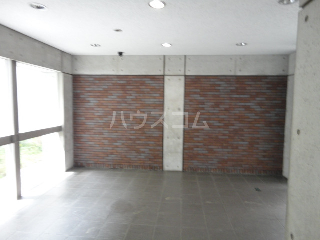 21/23 エントランス