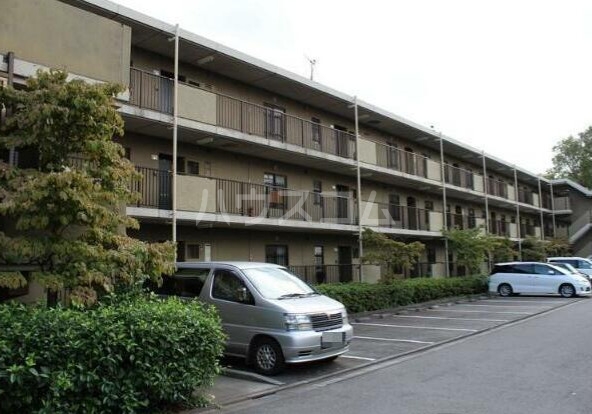 13/18 駐車場