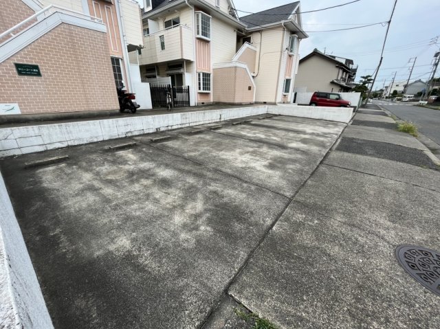 22/30 駐車場