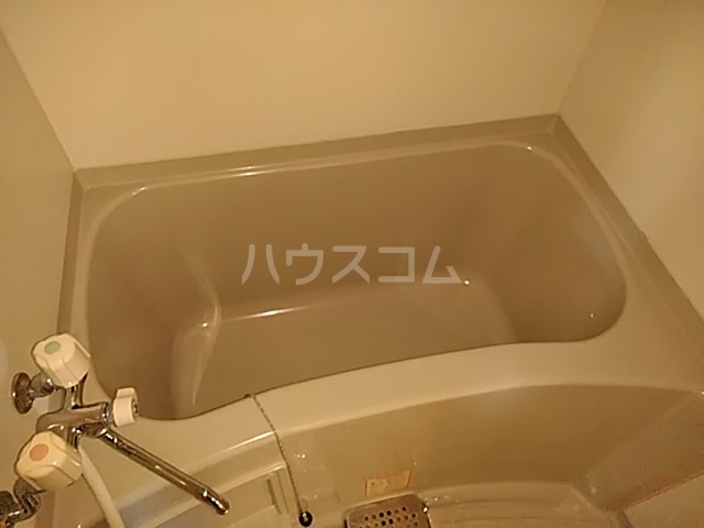 13/30 浴室