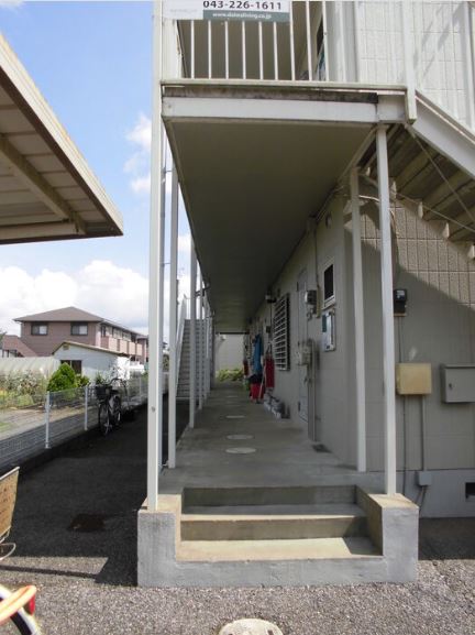 16/23 エントランス