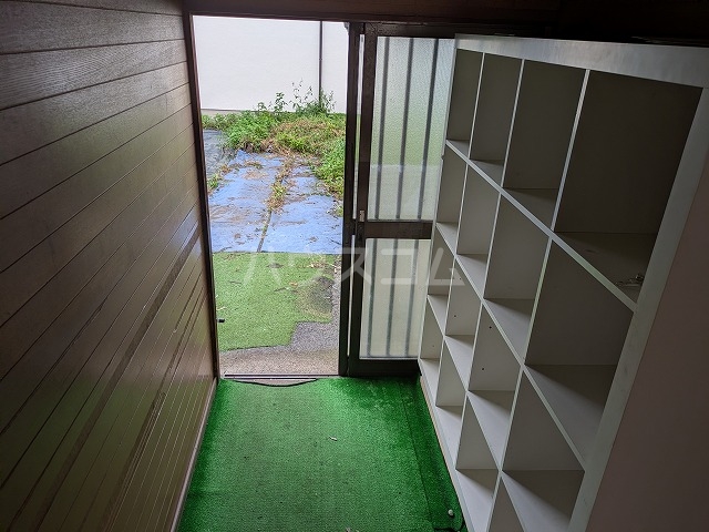 16/30 玄関
