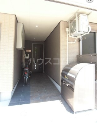 18/28 エントランス