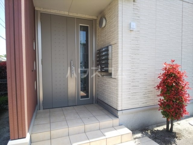 16/27 エントランス