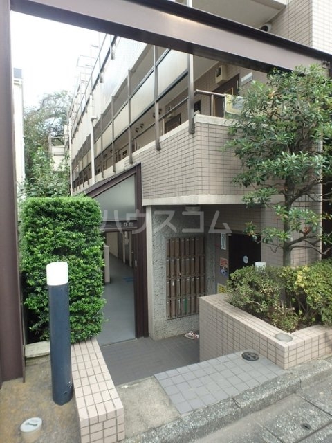 14/18 エントランス