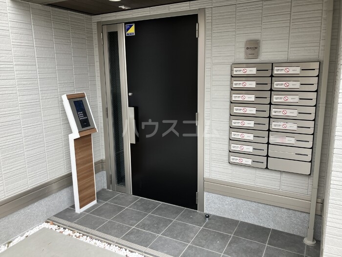 16/20 エントランス