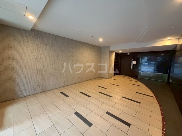25/30 エントランス