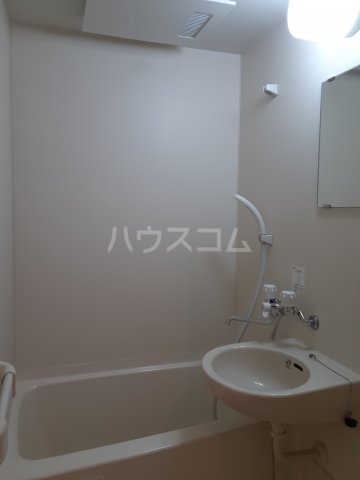13/30 浴室