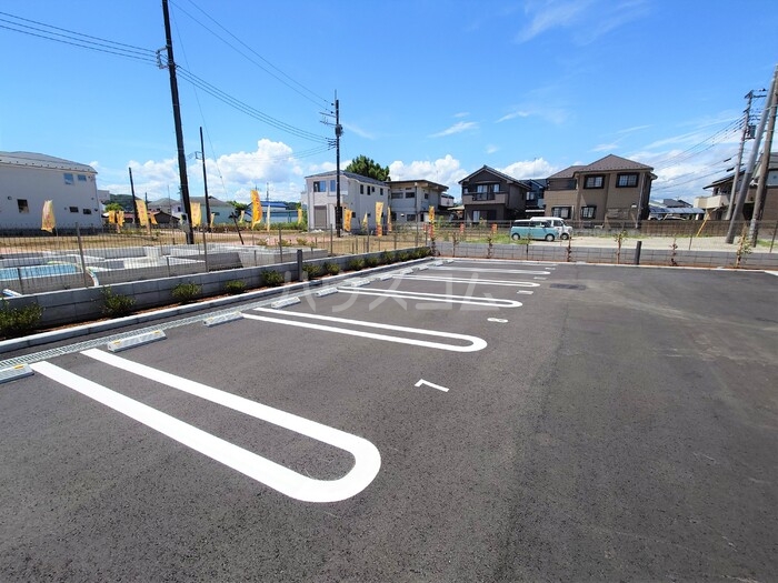 2/5 駐車場