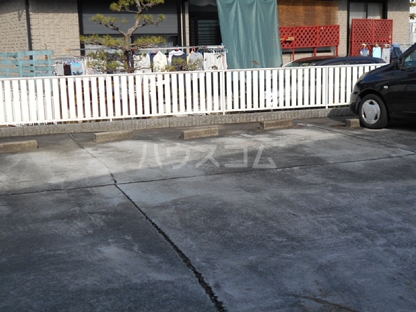 18/25 駐車場