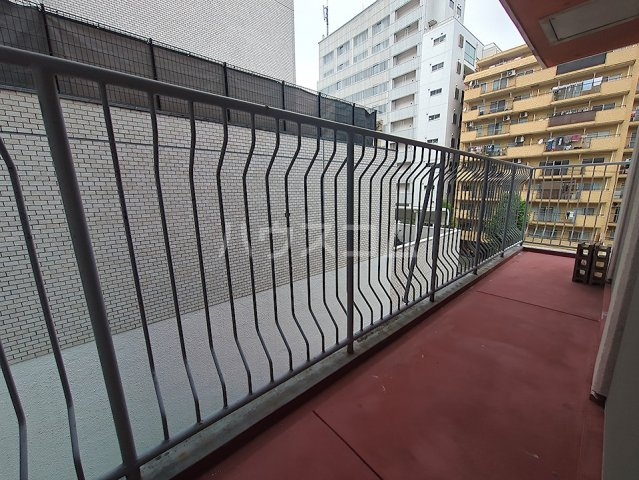 16/23 バルコニー