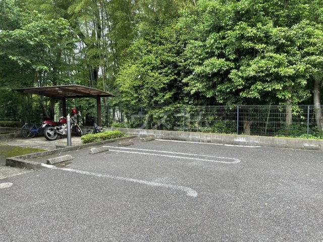 27/30 駐車場