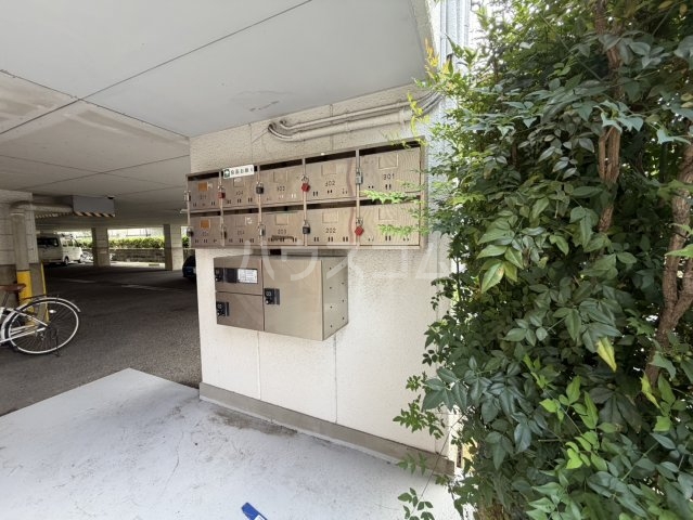 25/30 エントランス