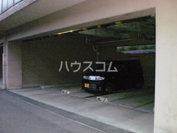 20/27 駐車場