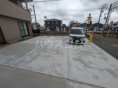 2/5 駐車場