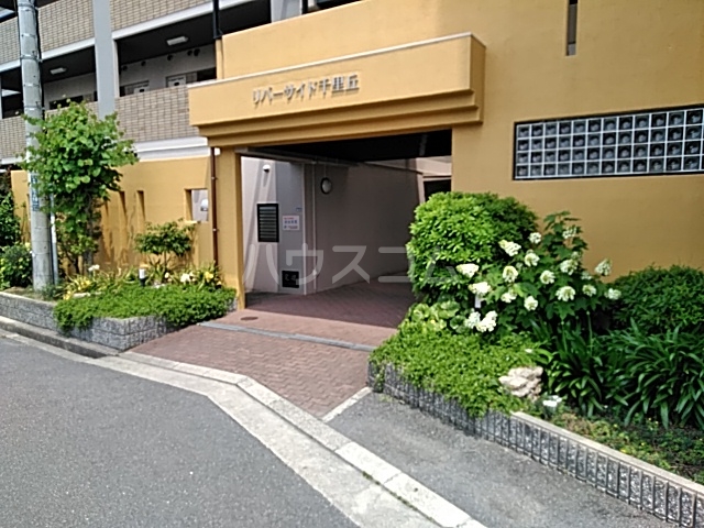 15/25 エントランス