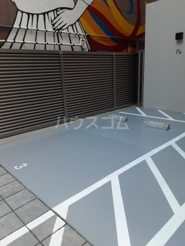 27/30 駐車場