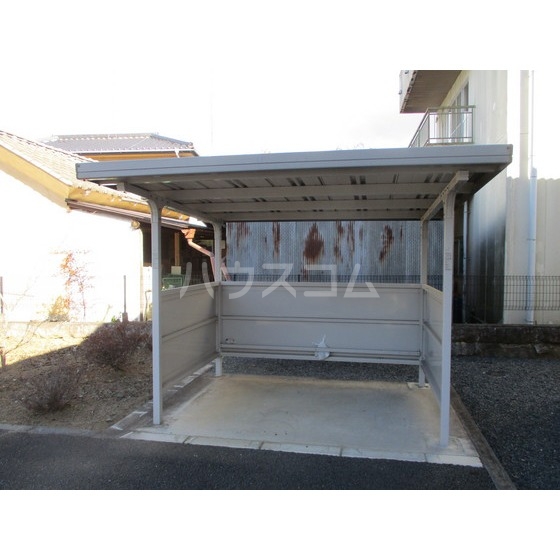 2/5 駐車場