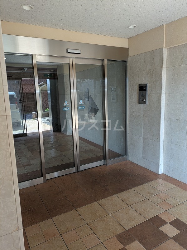 16/26 エントランス