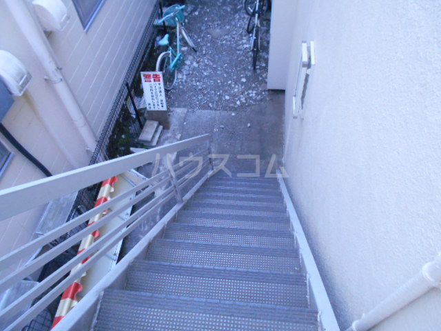 2/2 エントランス