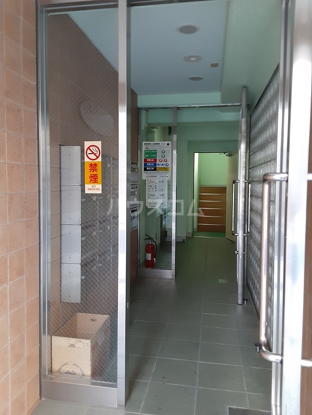 20/26 エントランス