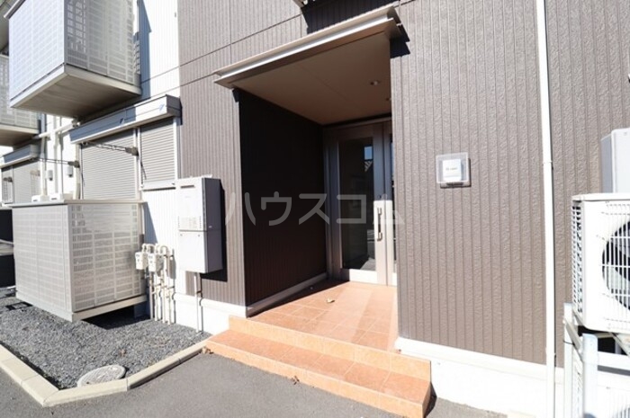18/21 エントランス