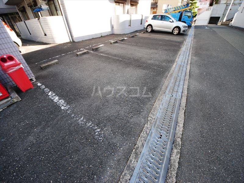 16/21 駐車場