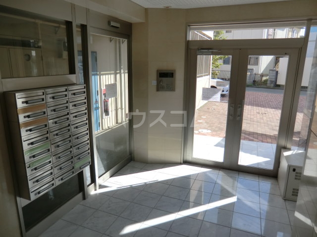 21/30 エントランス