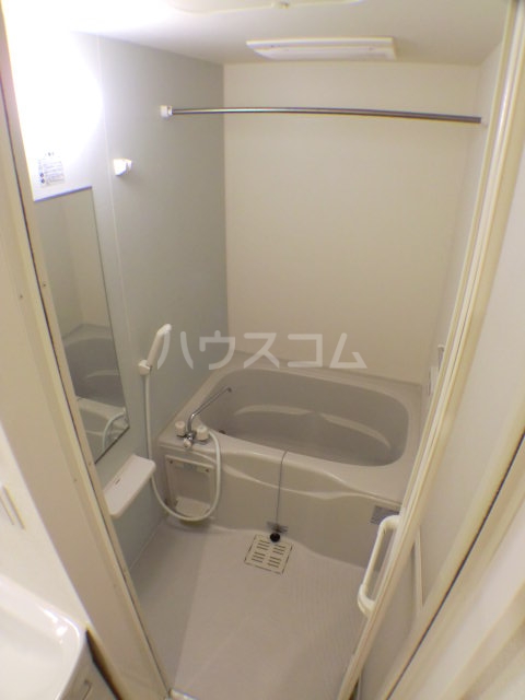 13/30 浴室