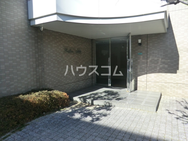 19/23 エントランス