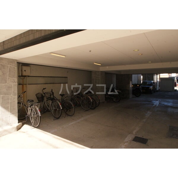 15/17 駐車場