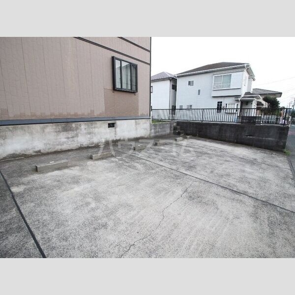 14/15 駐車場