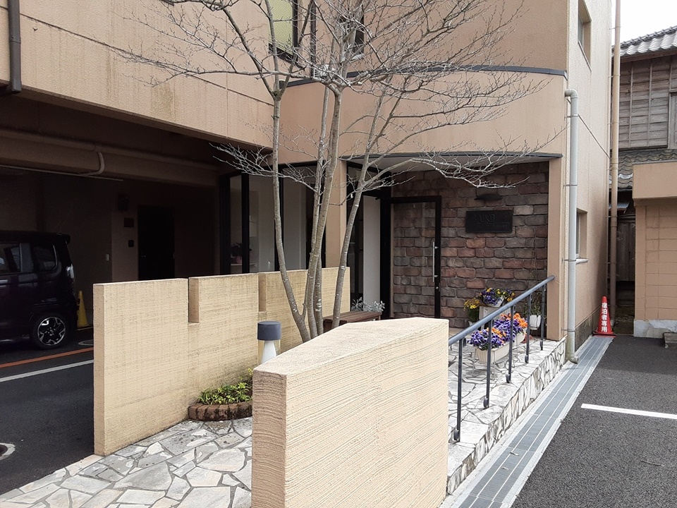 28/30 エントランス