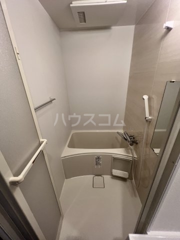 13/30 浴室